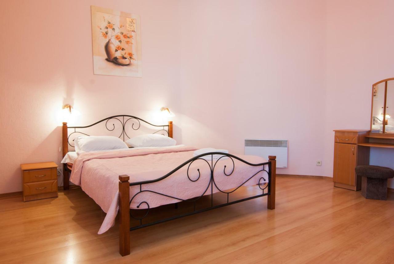 Home Hotel Apartments On Mykhailivska Square - Kiev エクステリア 写真